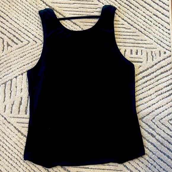 Lululemon Cinched back tank 6 - Picture 4 of 5